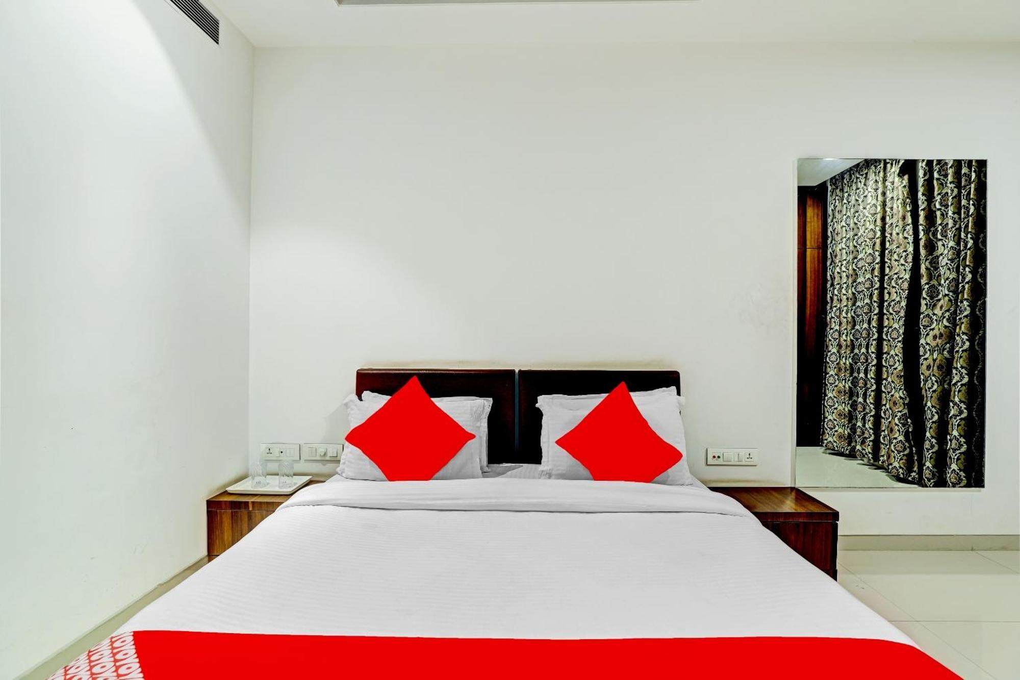 Hotel O Rishta And Jahan Banquet And Rooms Bhatha Екстериор снимка
